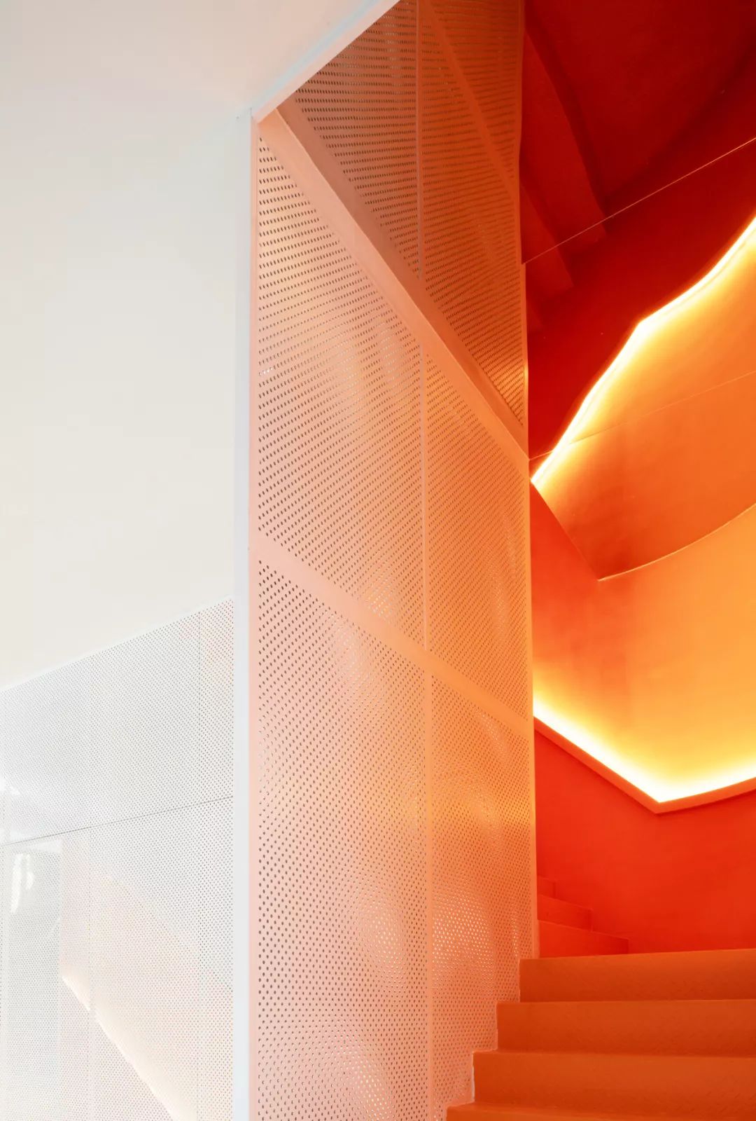 "无聊の瓶子"冷压果汁店 | 科技鲜榨,保留食物全营养-63