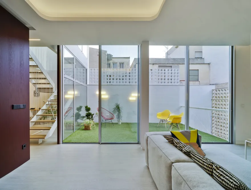 西班牙 Novelda luxury 私人住宅 | 三层空间与户外庭院完美融合-15