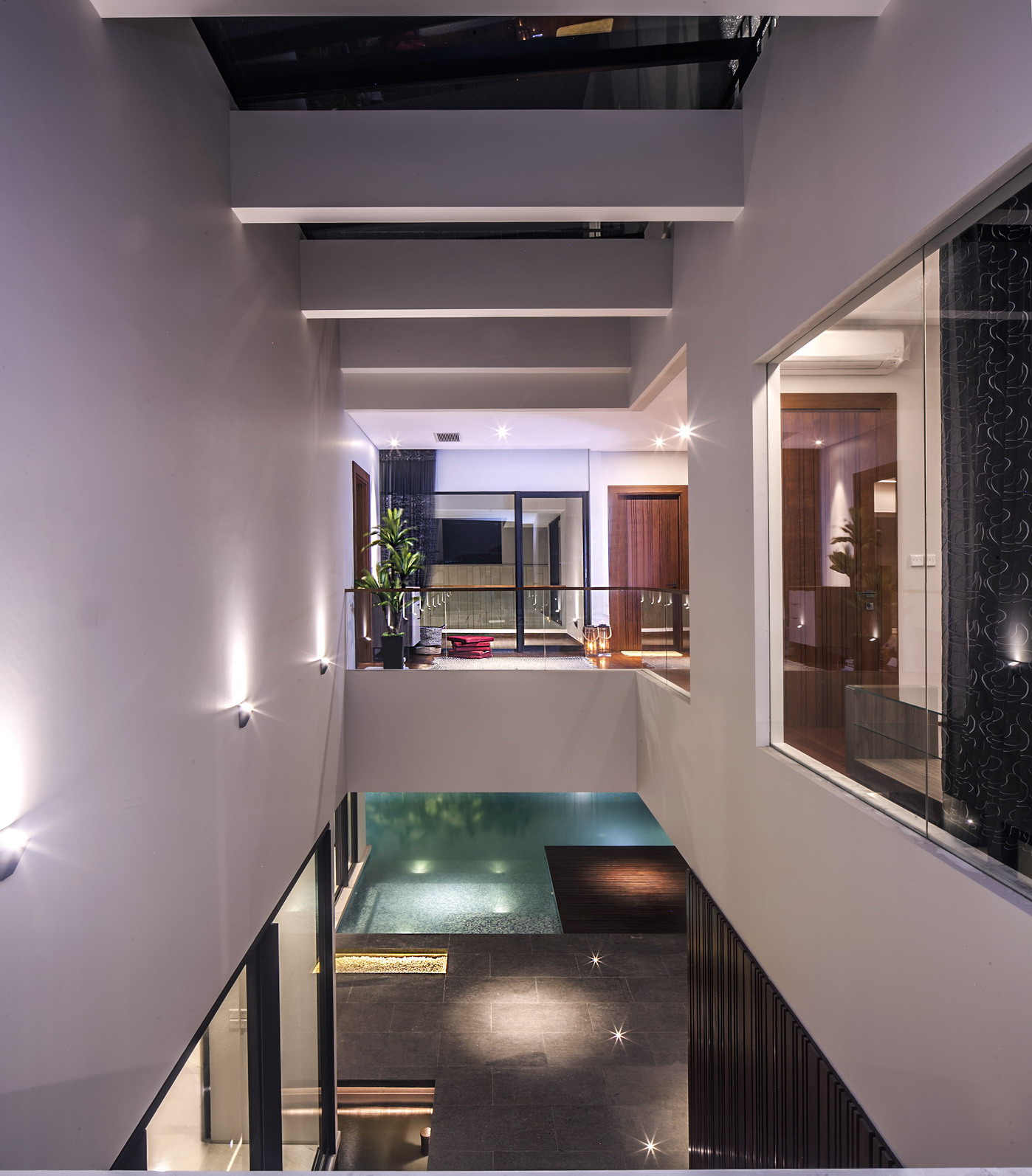 the skylight house-9