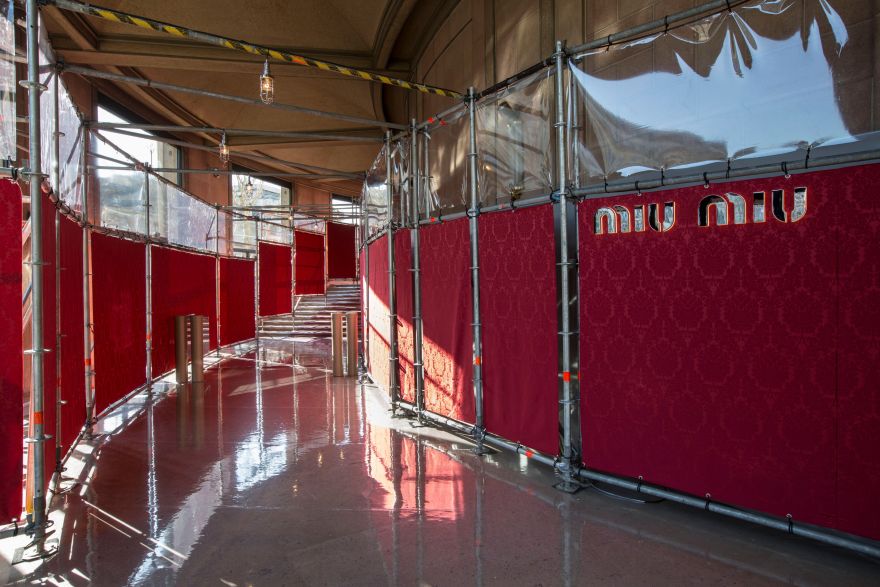 2014 FW Miu Miu 巴黎大秀 · 网格结构重构空间-9