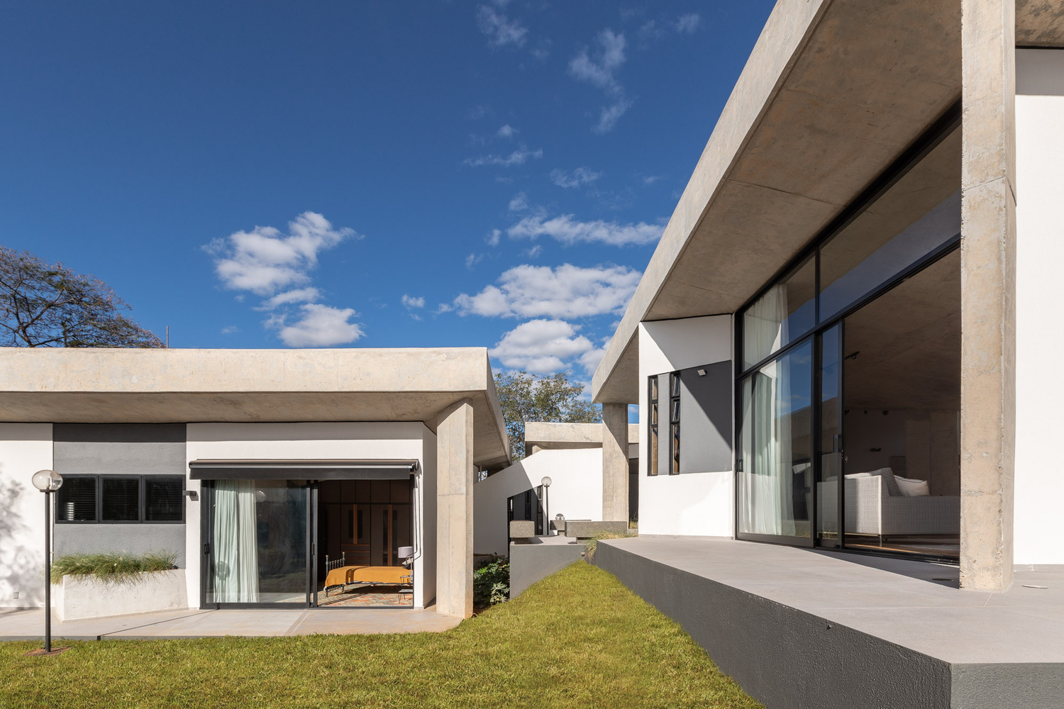 巴西现代主义住宅丨巴西巴西利亚丨Debaixo do Bloco Arquitetura-13