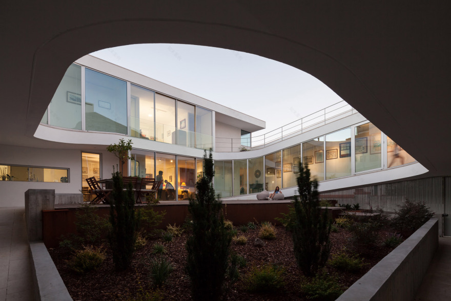 Rückzug ins Schneckenhaus: Wohngebäude in Estoril-15