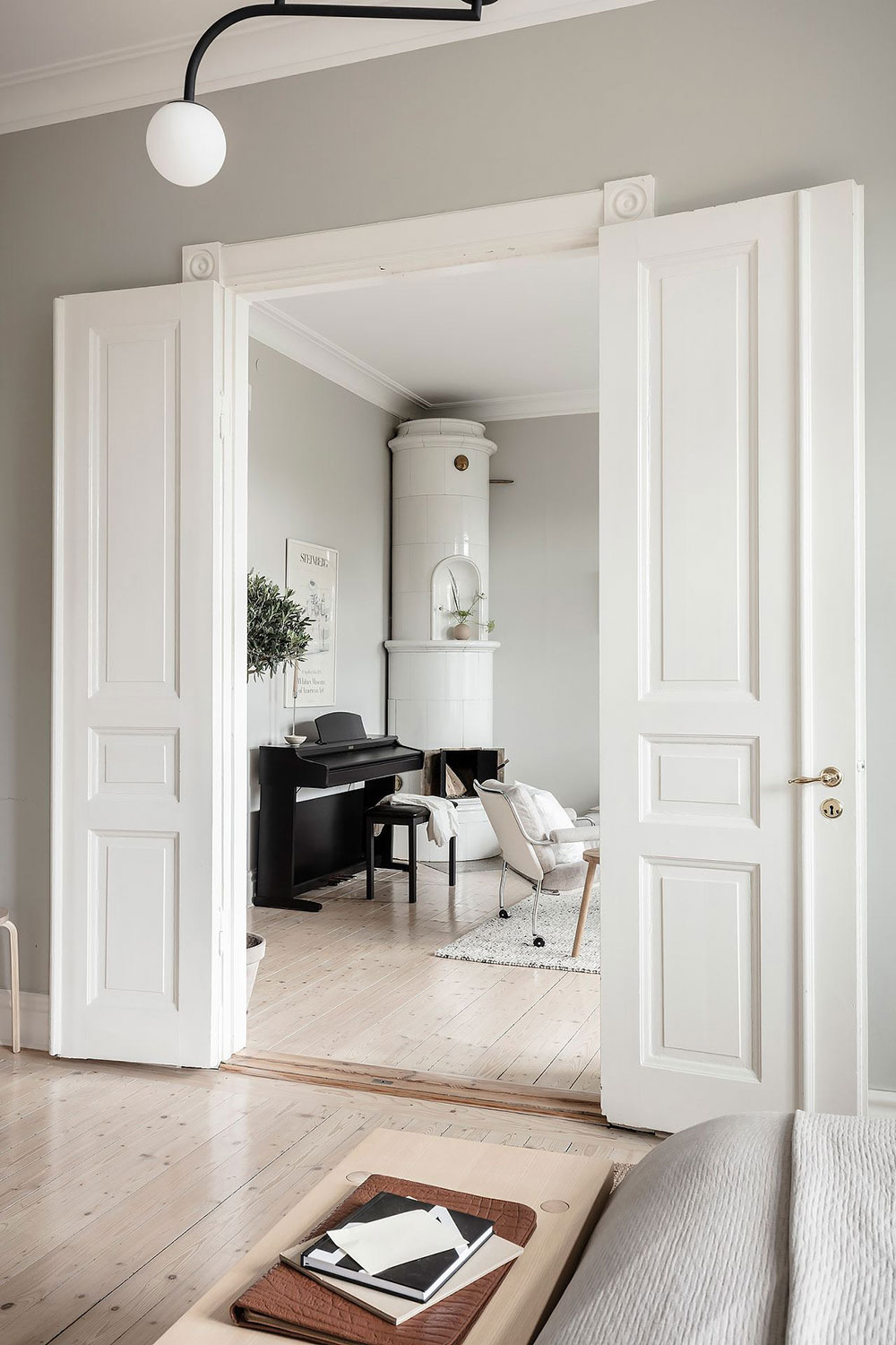 瑞典哥德堡现代钢琴公寓设计-9