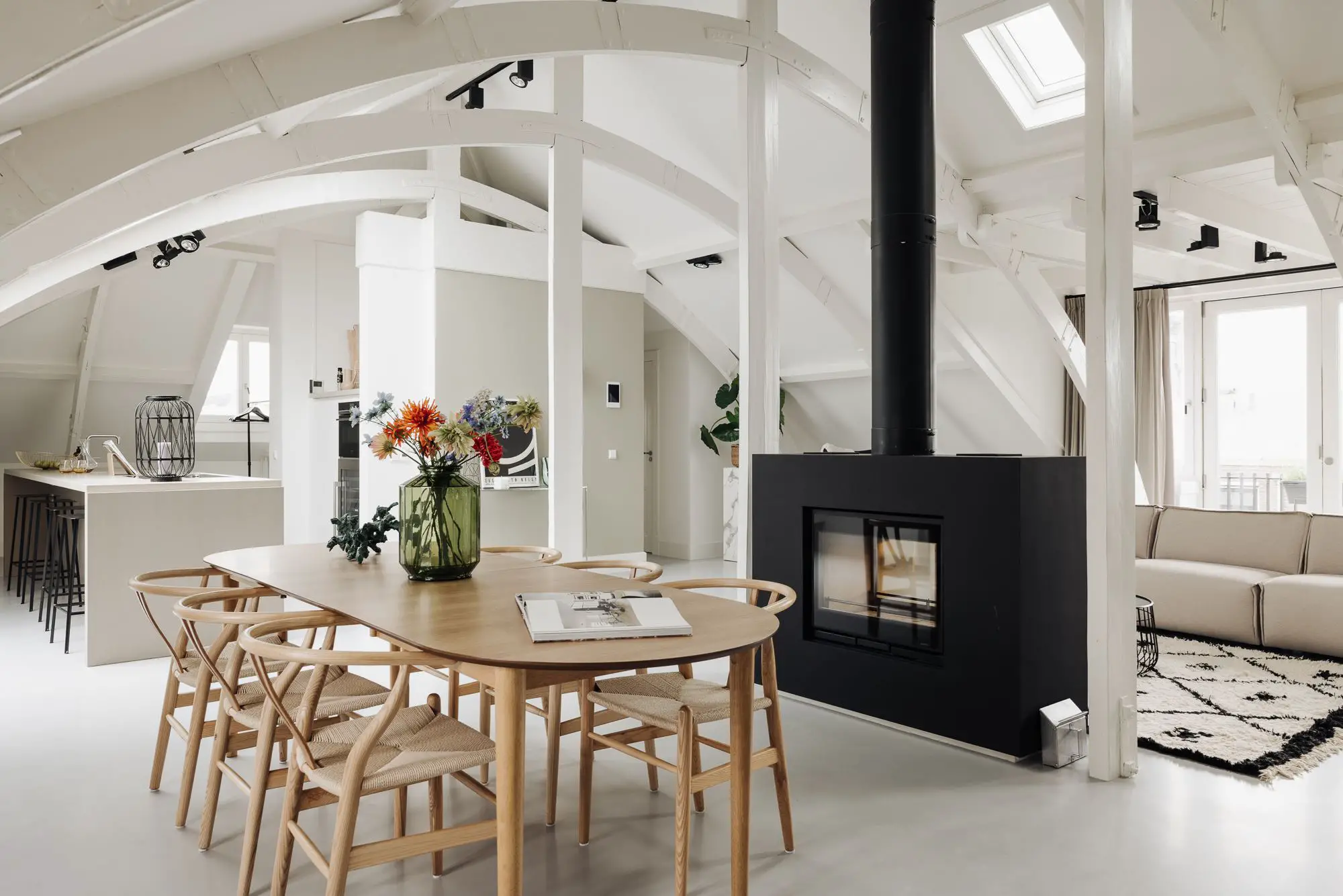 阿姆斯特丹多功能现代公寓，古老建筑的现代新生-1