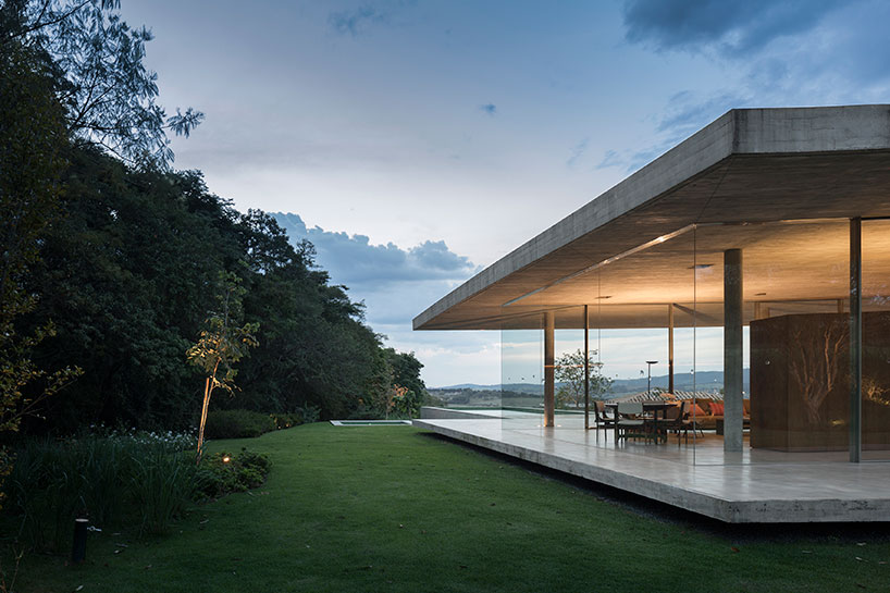 巴西 MK27 工作室打造独特曲线住宅 | Redux House-24