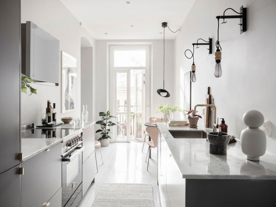 Gothenburg 魅力白公寓,女性化温馨设计-11