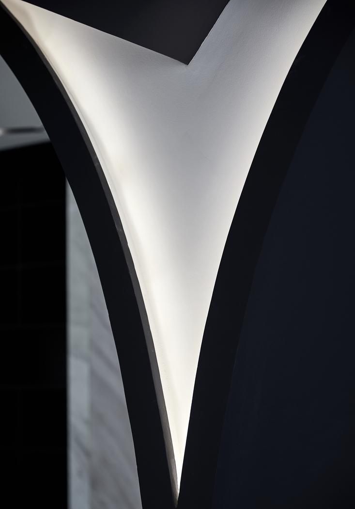 上海腾邦差旅办公空间——飞机元素解构,黑白灰主调的未来感办公环境-9