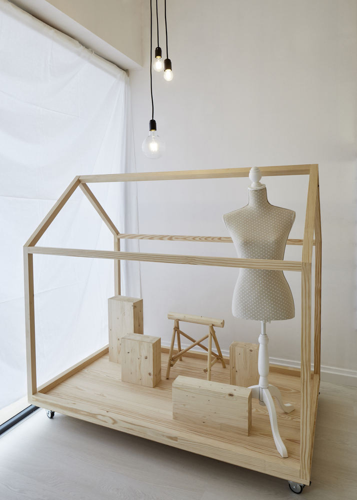 Glam Space Bruno Dias 打造阴郁黑暗女性配饰商店-26