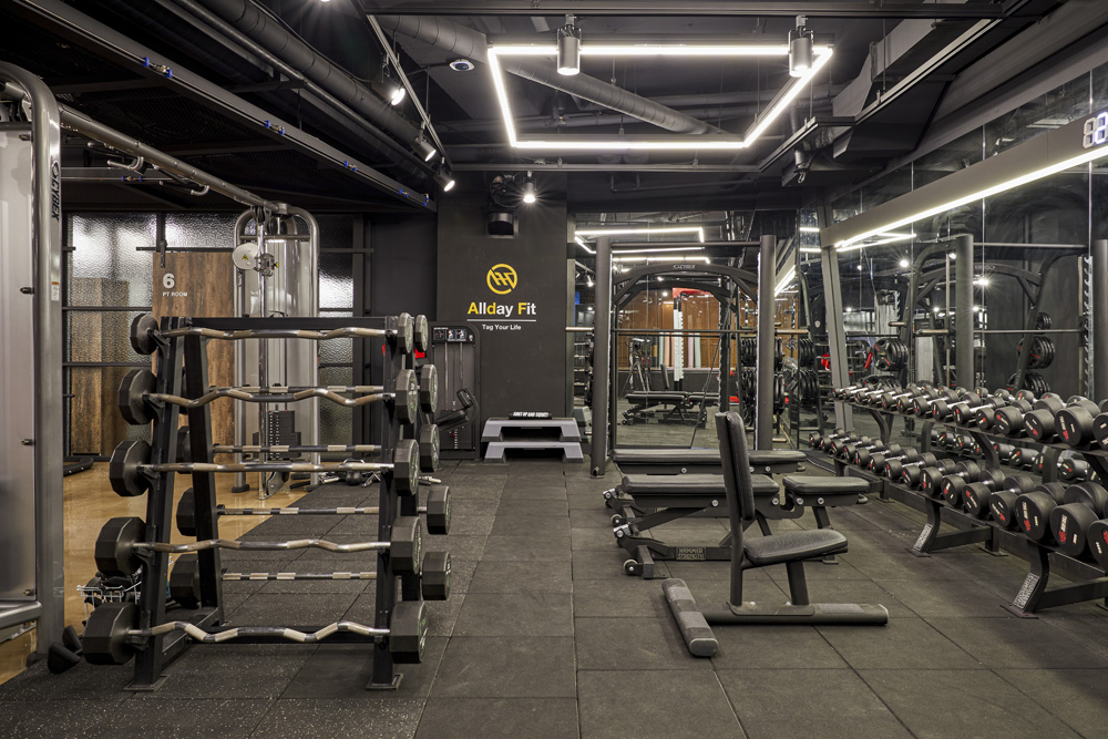 黑钛金质感，140 平健身中心设计诠释现代风尚-7