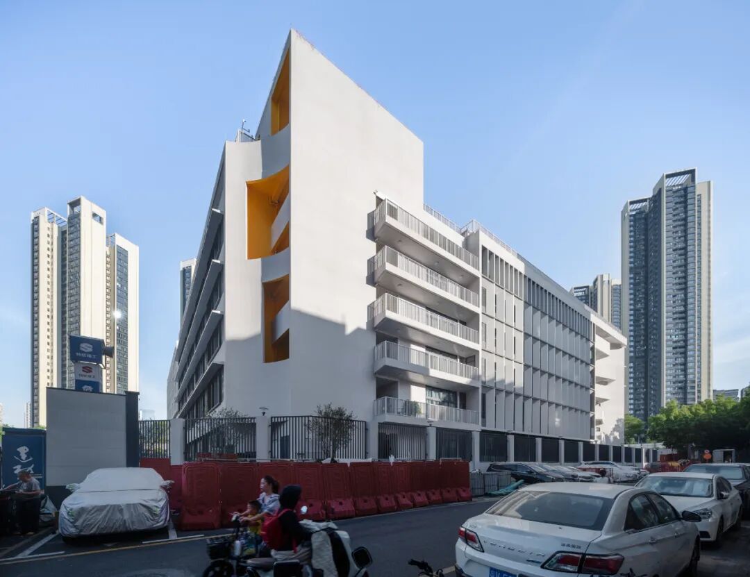 作品推介|立体庭院与开放边界：深圳市龙华高级中学教育集团民治校区-78