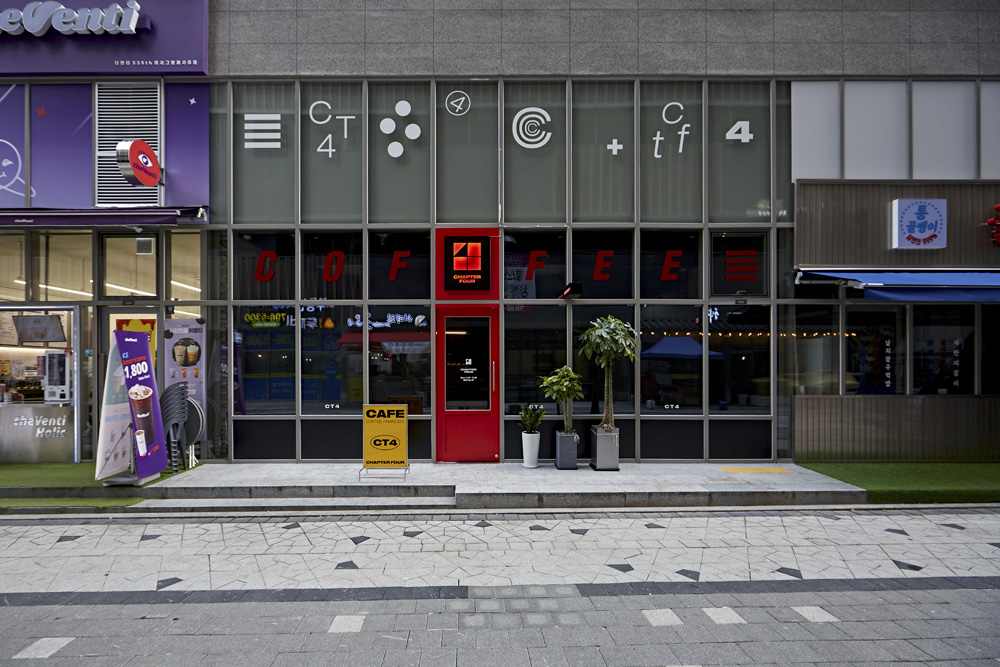 13 坪首尔咖啡厅，黑调工业风的设计魅力-2