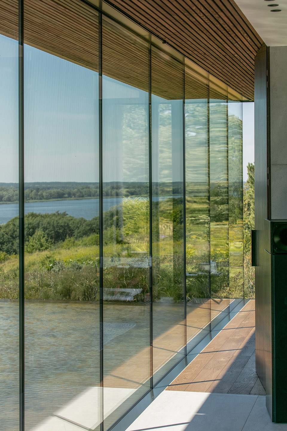 波兰现代河畔别墅，自然与人居的完美融合-67