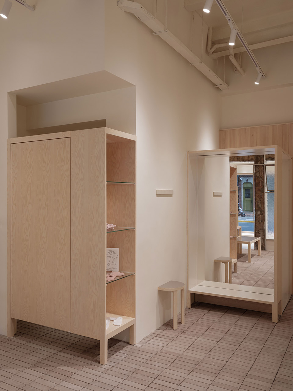 an action a day愚园路概念店,上海丨中国上海丨Woodo Studio(木斗设计)-41