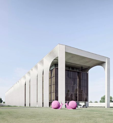 尼迈耶的蒙达多利集团总部丨意大利-3