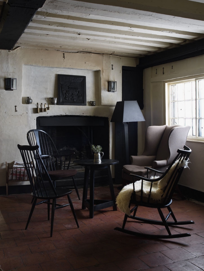 The Olde Bell Inn restaurant in London | Yatzer-1