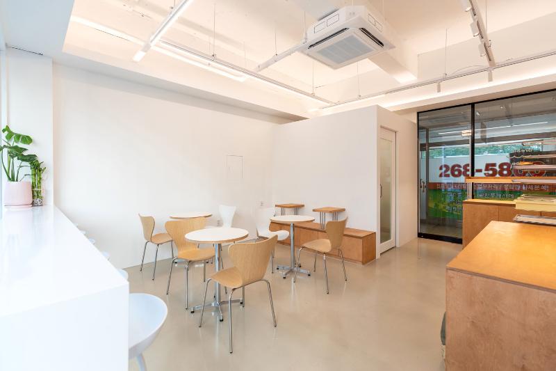 17 坪极简风烘焙咖啡厅设计-4