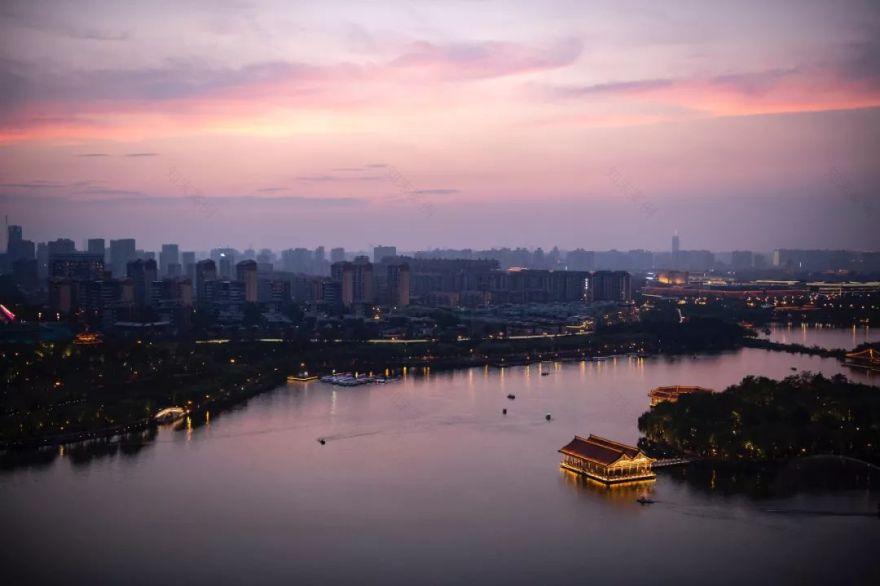 亚洲最大!西安 W 酒店揭幕,古都最美日落网红打卡!-12