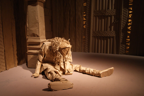 《The Norsemen》舞台布景设计丨伯明翰艺术设计学院剧院,表演与活动设计专业学生-12