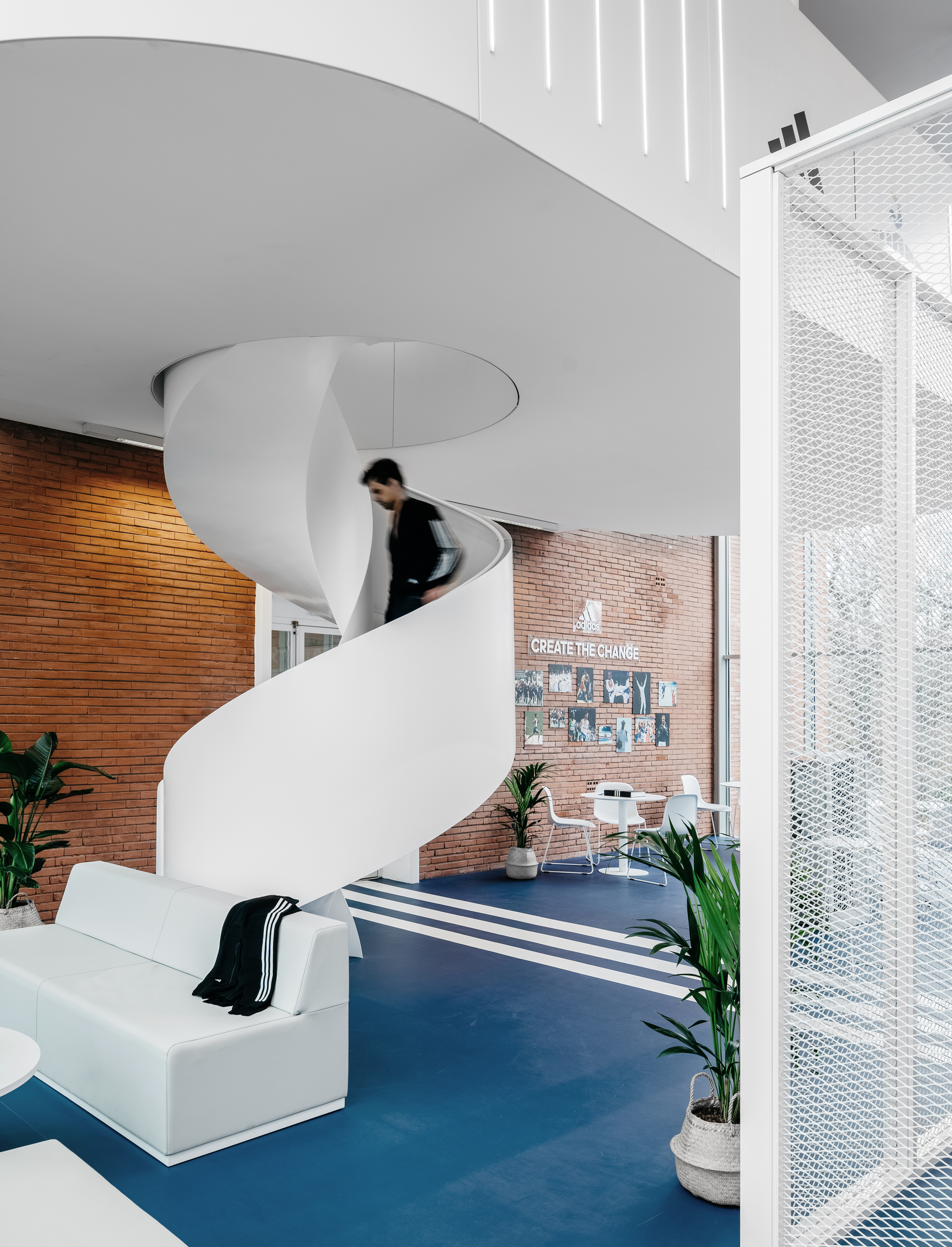 ADIDAS X INSEP Space / Ubalt architectes-10