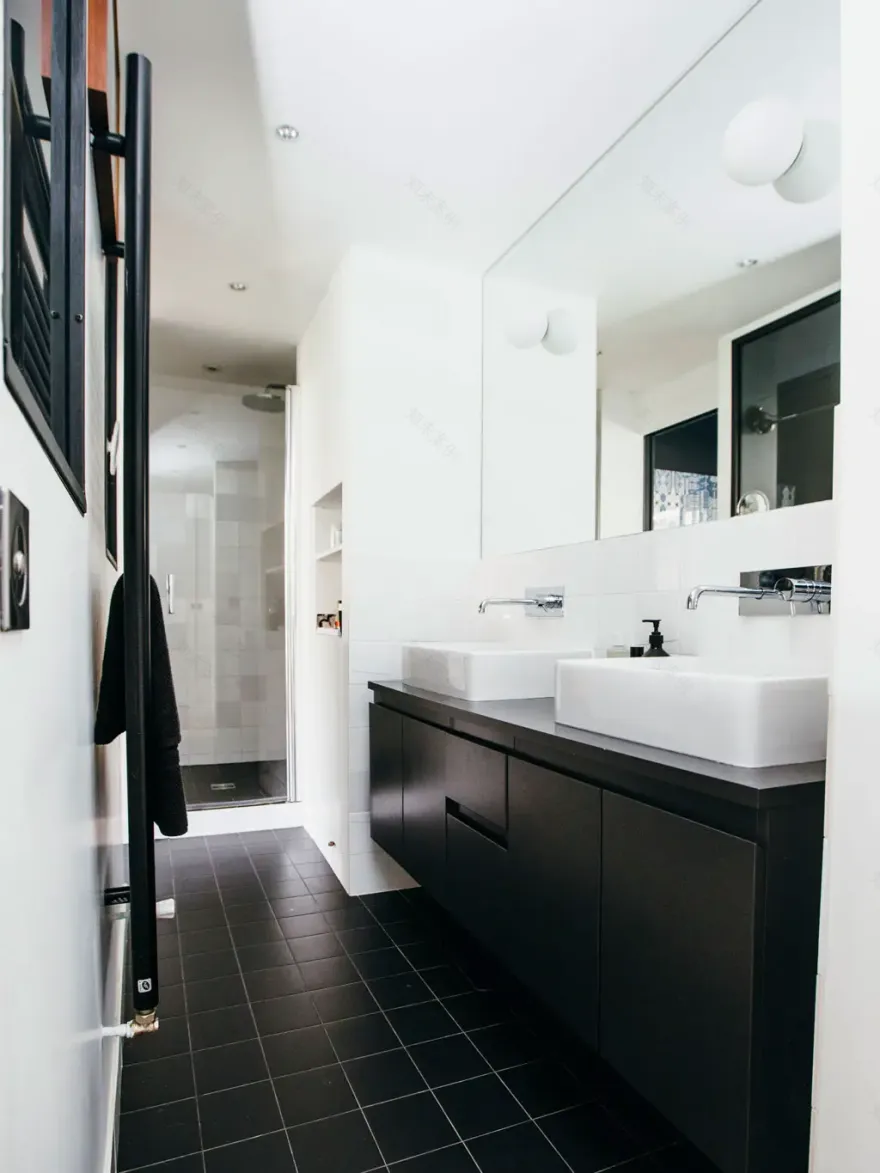 巴黎现代 Loft 风格住宅,开放式庭院打造生活新体验-15