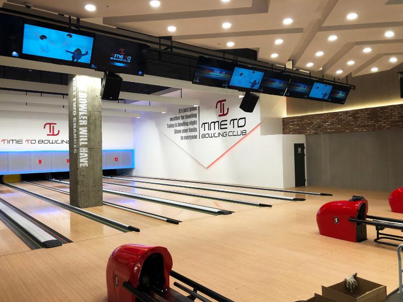 光影交织的 330 平米趣味保龄球馆设计-10