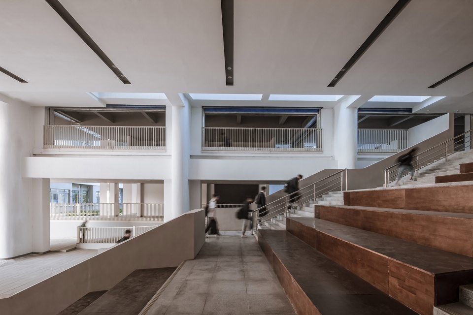 江苏省靖江高级中学新校区丨中国江苏丨江苏中锐华东建筑设计研究院有限公司荣朝晖工作室-67