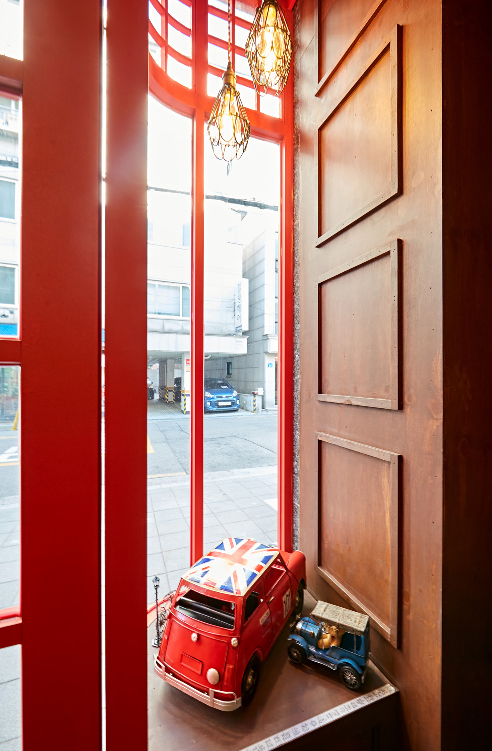 红色外观,12 平米小空间的大设计-17