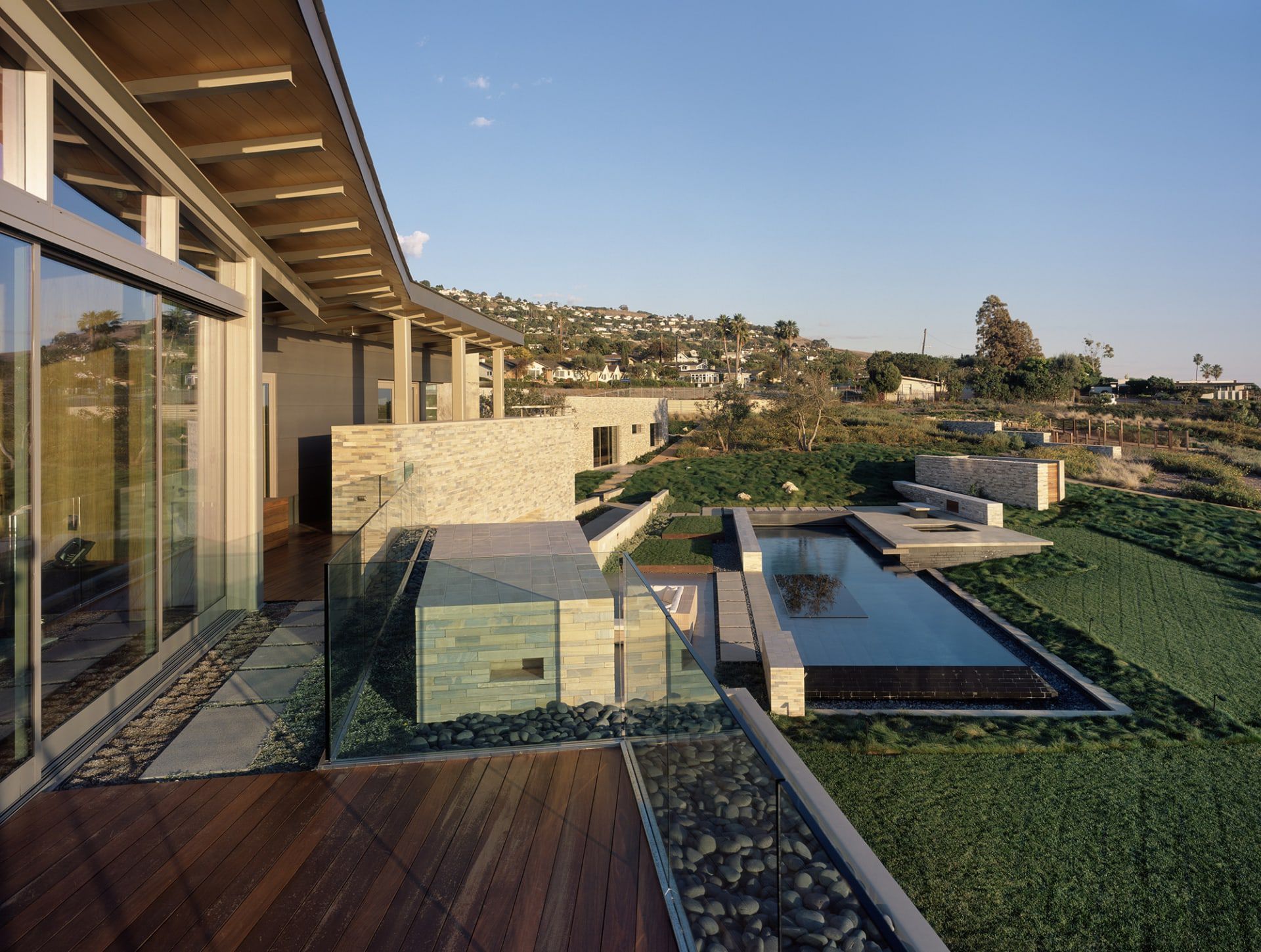 加州阿尔塔米拉别墅庭院,原生植物与景观巨石的和谐共生-15