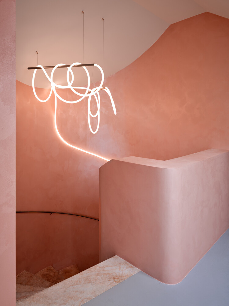 尊重原貌现代复兴为庭院式画廊注入活力的公寓楼设计丨意大利布拉丨戈者设计,Plus One Architects工作室-27