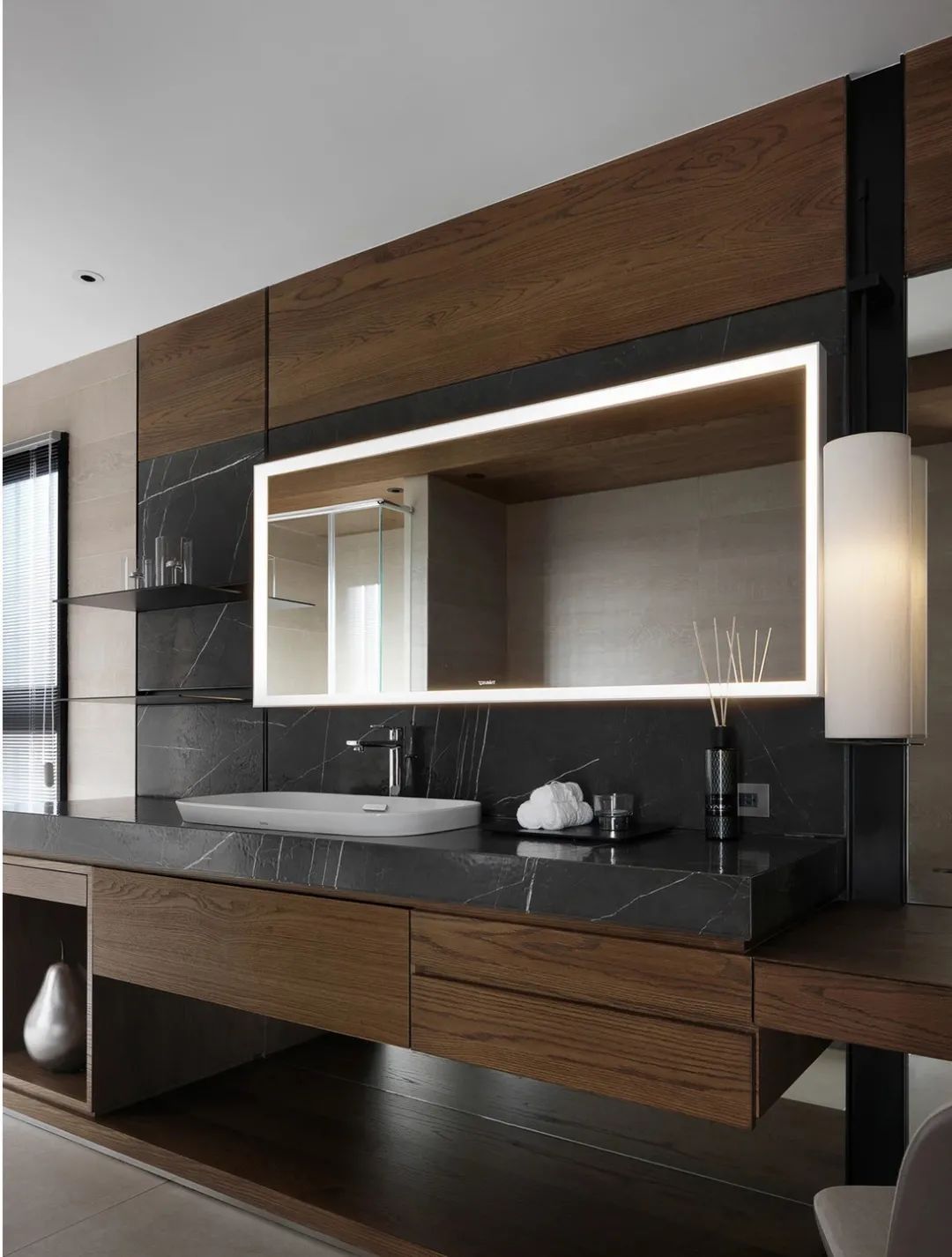 胡桃木+高级灰，纯粹而艺术的现代空间-56