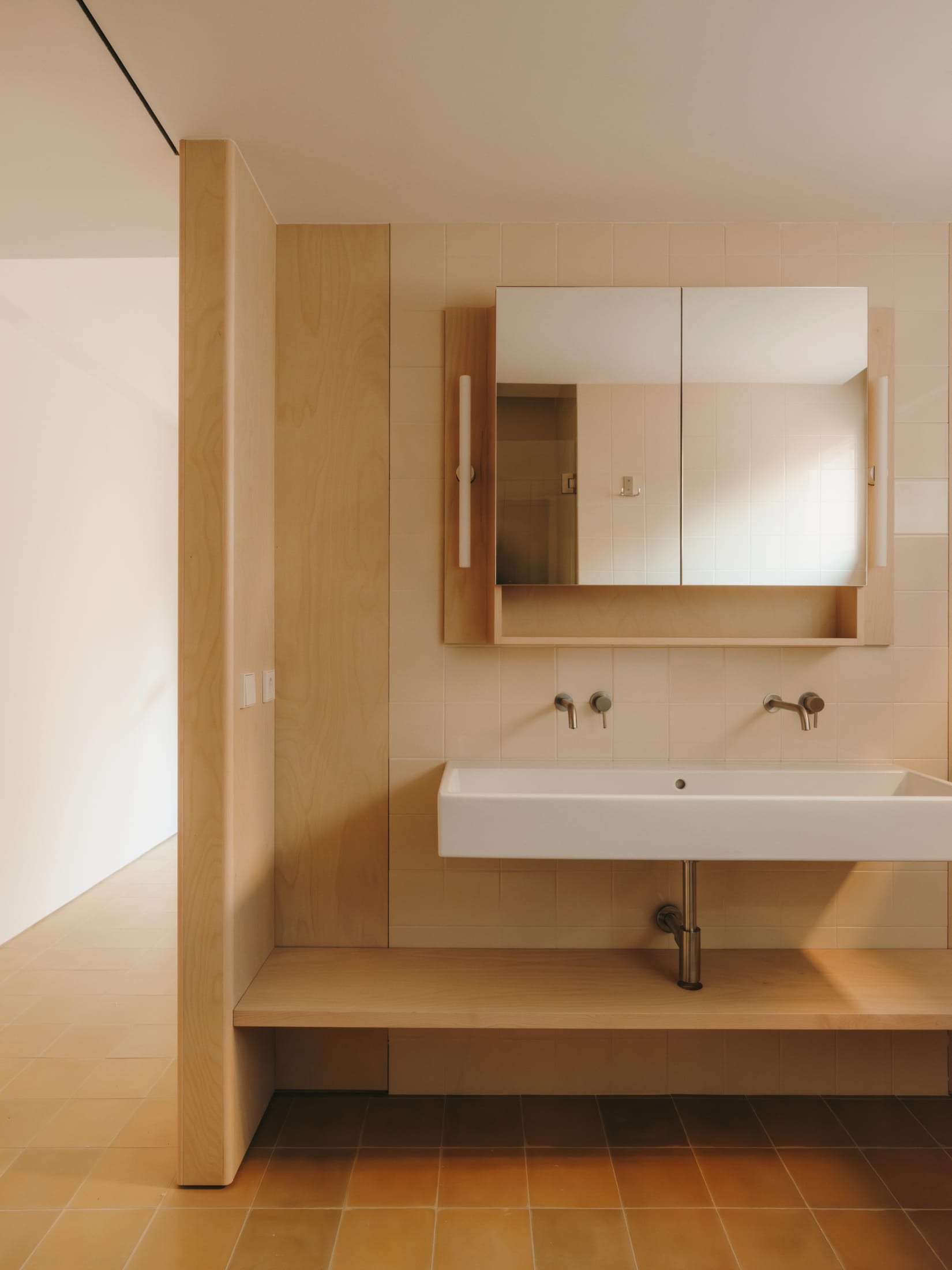 巴塞罗那Apt 21公寓丨西班牙巴塞罗那丨Skye Maunsell和Jordi Veciana-16