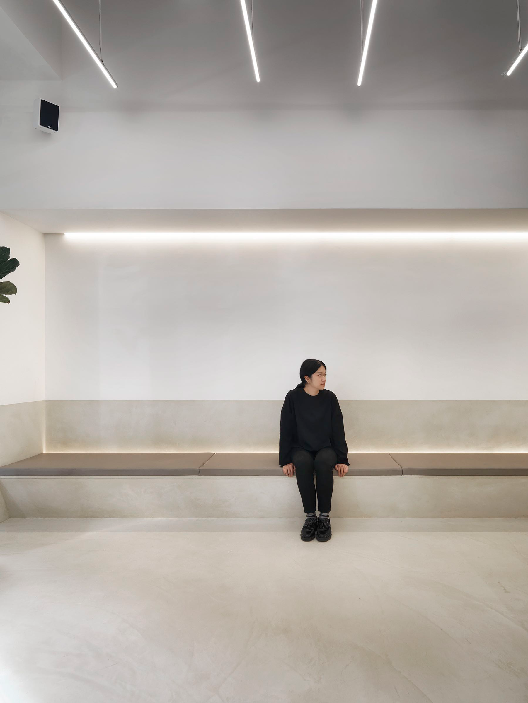 JOLLY DENTAL CARE丨2 Books Design-5