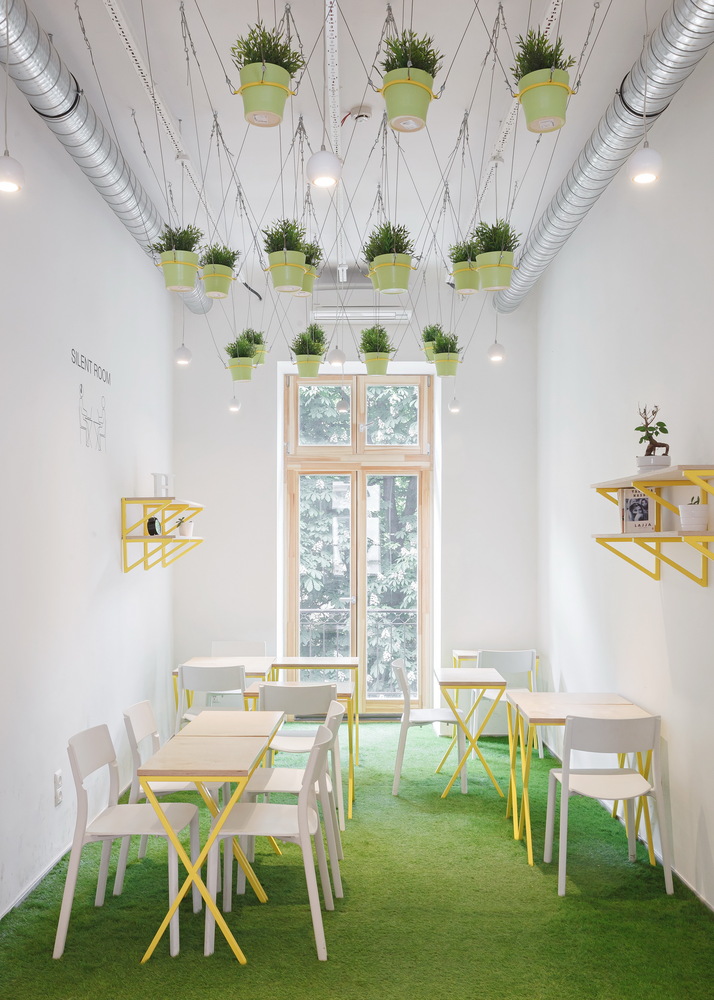 布达佩斯百年建筑变身为 98 床位青年旅舍-63