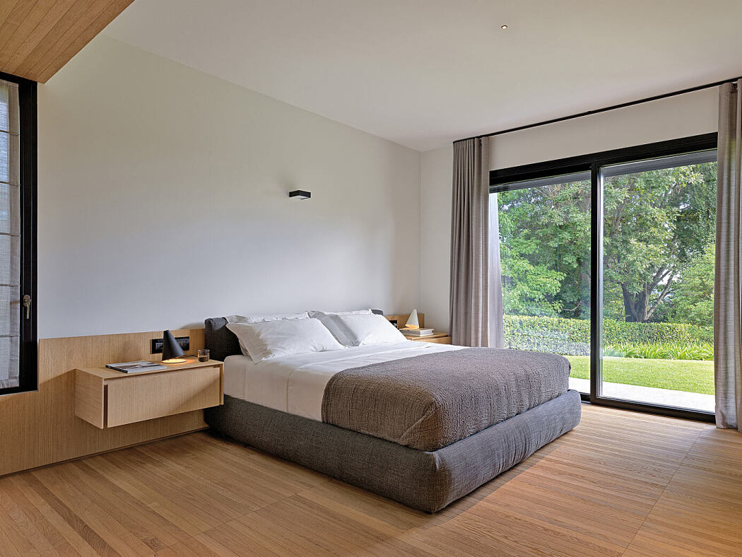 意大利 Biella 别墅 | 优雅简约的设计典范-10