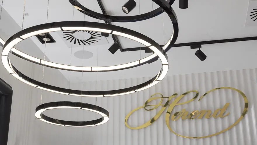 布达佩斯百年瓷器店,LED 灯光营造典雅氛围-14