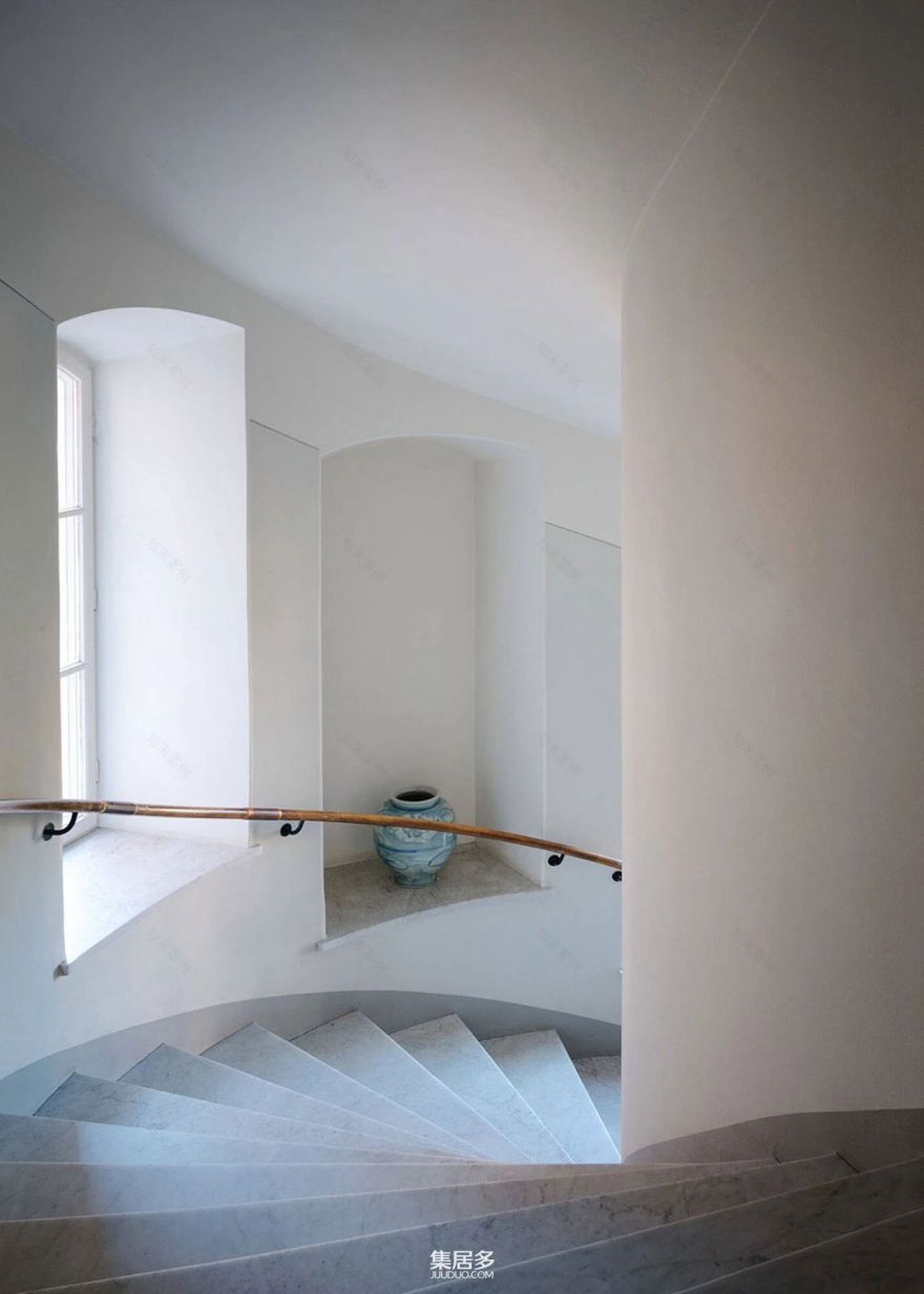 创意四溢的白色斯堪的纳维亚公寓丨瑞典斯德哥尔摩-33