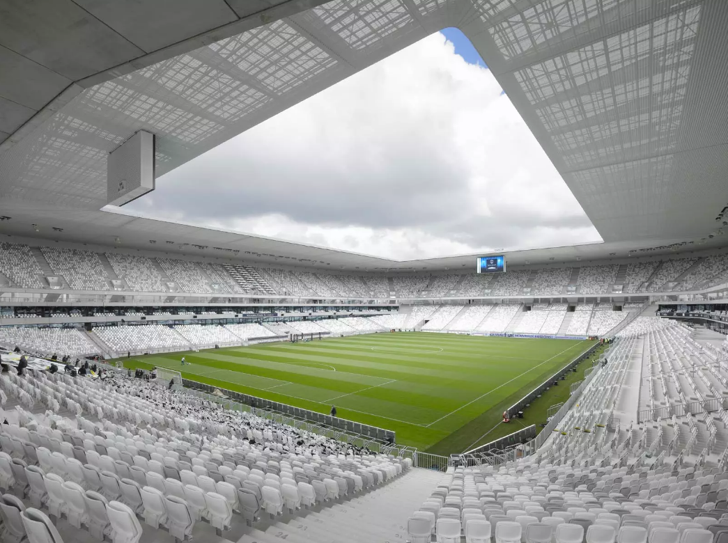 细柱顶起苍穹，优雅体育场馆和火爆赛事的火花-17