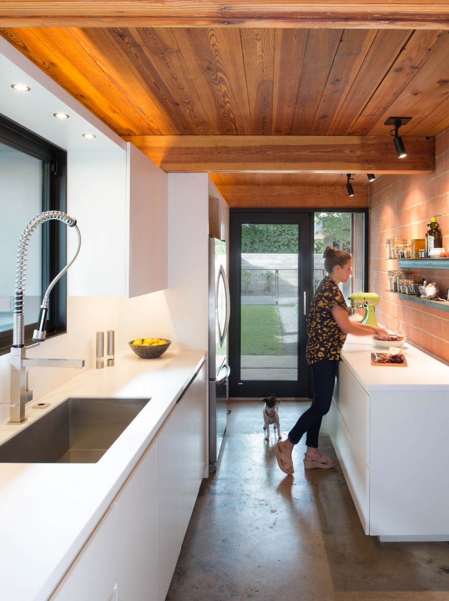 1954 One-Story House Renovated by Tobin Smith Architect in San Antonio, Texas-16