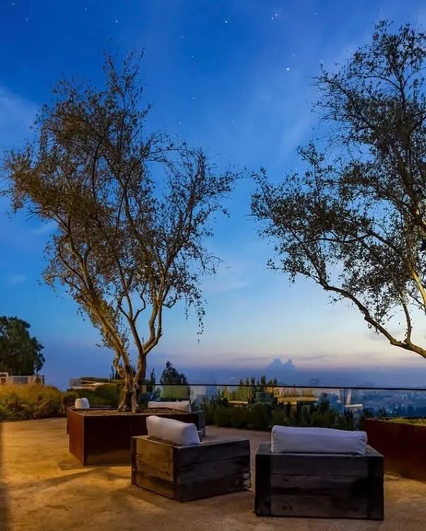 两个比弗利山庄顶豪新作-24