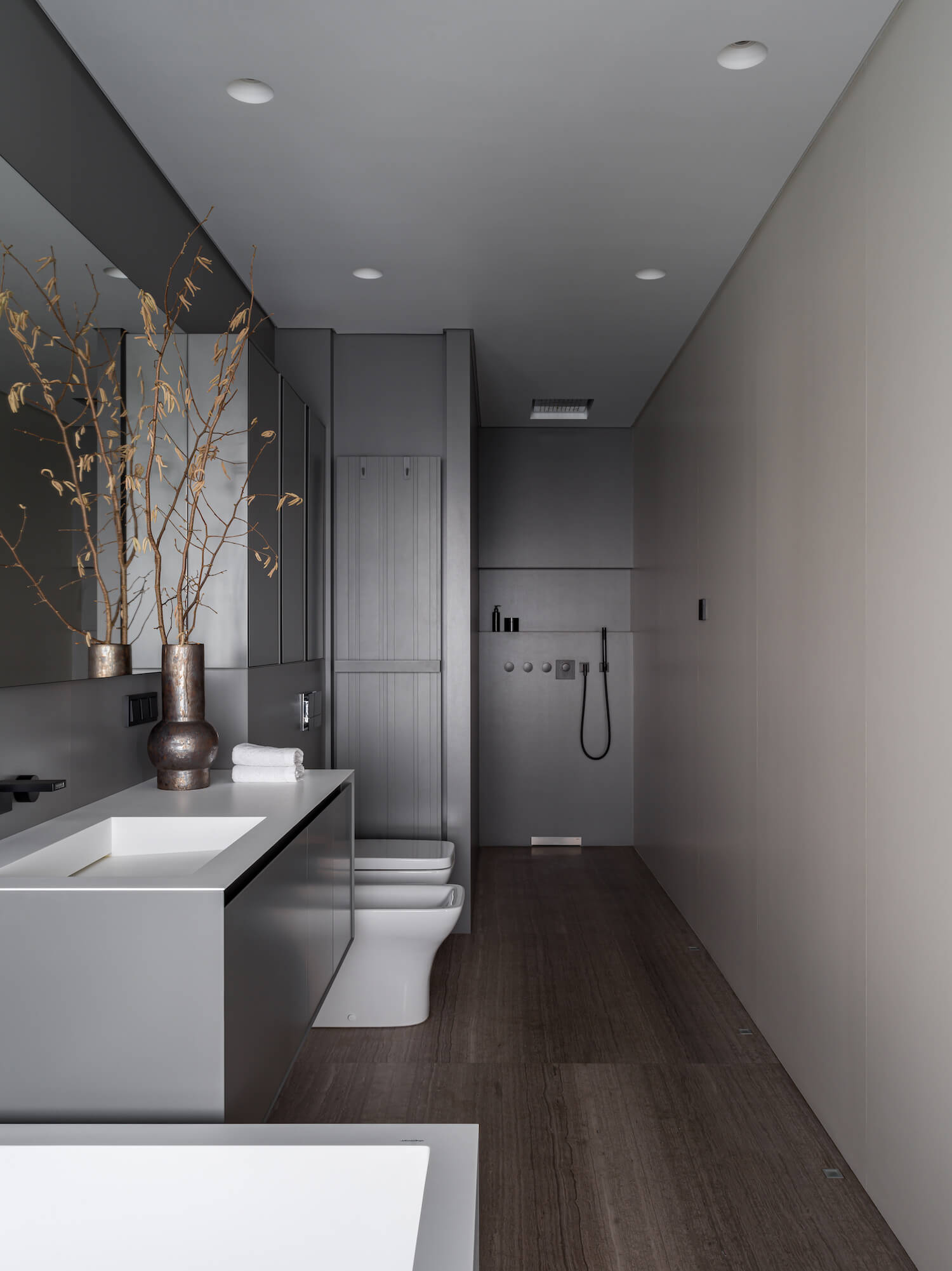 莫斯科黑色系公寓设计 既沉稳又有质感-27