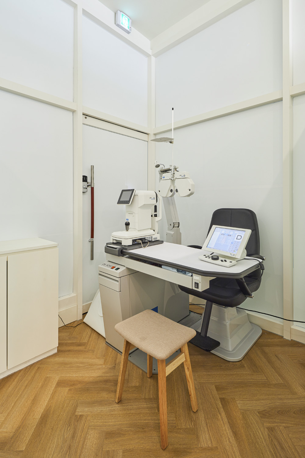 简约风格 14 坪眼镜店设计-10