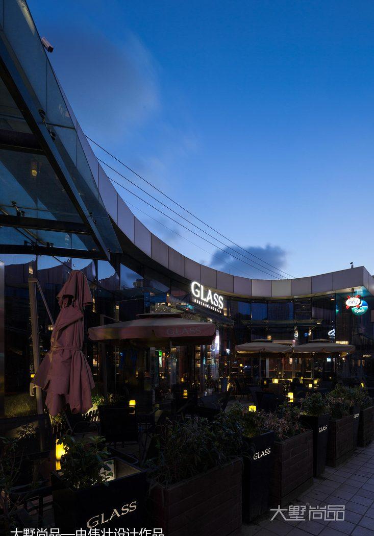 230㎡现代酒吧餐厅,绿色植物与柔和灯光打造露天卡座区-32