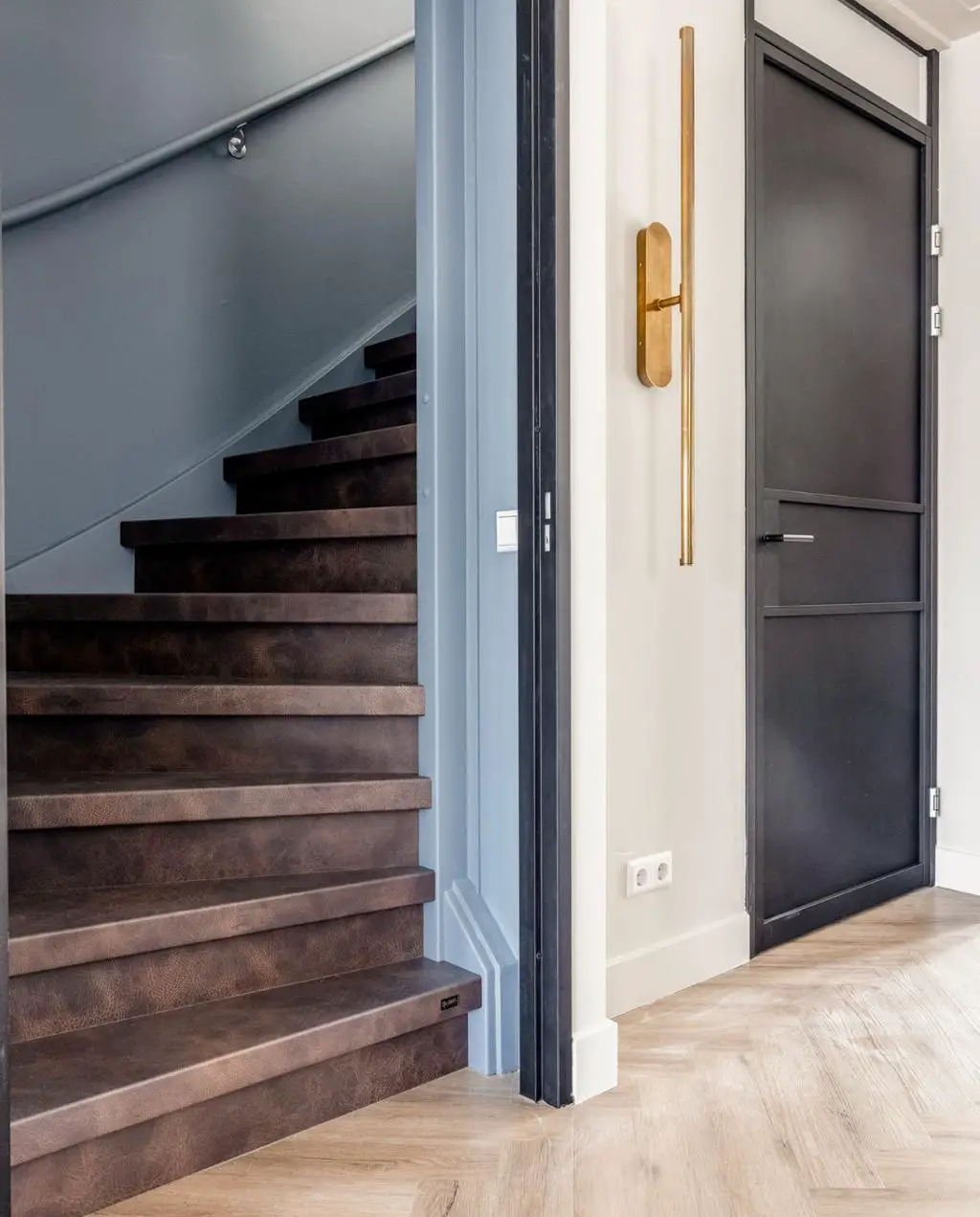 荷兰古老海滨别墅现代风改造-8