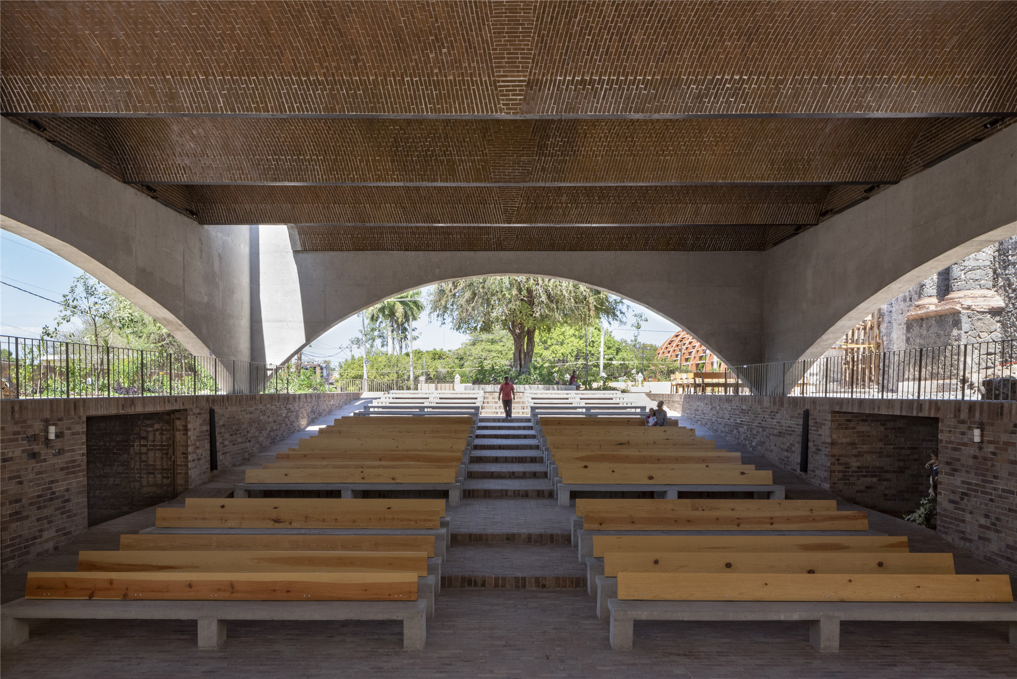 图拉圣堂:围合中的开放丨墨西哥-28