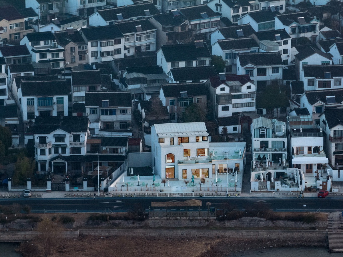 环湖公路边的度假餐吧丨平介设计-1