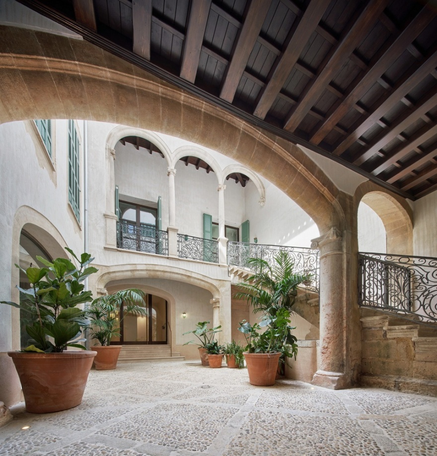 历史与现代的完美融合 | OHLAB 翻新西班牙帕尔马老城区住宅楼-9