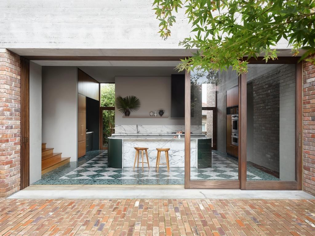 花园别墅；花园洋房；花园小屋（如果结合宽泛语境，Garden House可宽泛理解为与花园相关的房屋，三种表述较为常见 ，为满足结果唯一的要求，选有一定通用性的 ：）花园别墅 丨Arent&Pyke,Polly Harbison Design-29