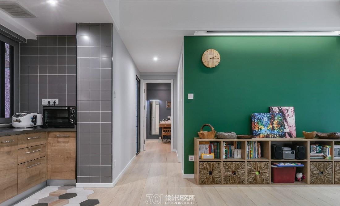 78 平米北欧风小家,绿色背景墙打造轻奢空间-2