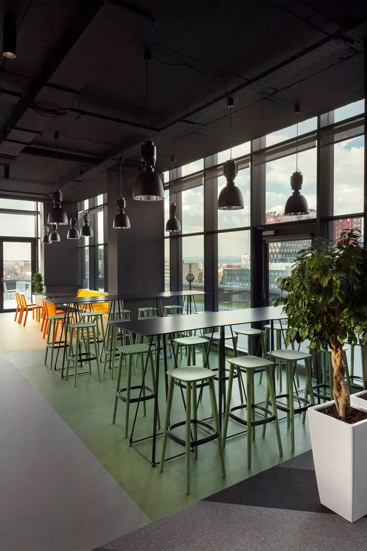 Stars Group 索非亚办公室 | 暗黑主题下的多元化空间设计-34