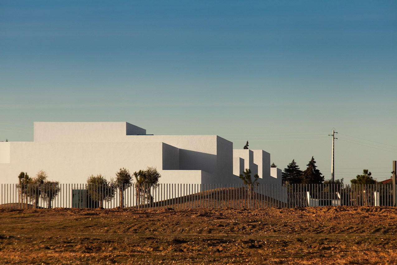 Aires Mateus 打造独特校园空间-55